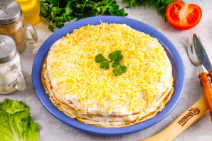 Блинный торт с ветчиной и сыром