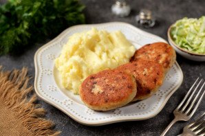 Рыбные котлеты из пеленгаса Рыбные котлеты из пеленгаса