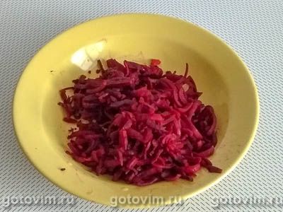 Суп-крем на бульоне из свиных косточек со свеклой Суп-крем на бульоне из свиных косточек со свеклой