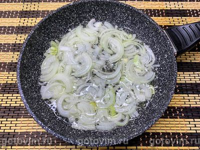 Гусь, фаршированный квашеной капустой 