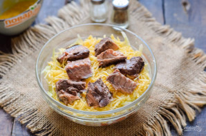 Слоеный салат с тунцом и яблоком Слоеный салат с тунцом и яблоком