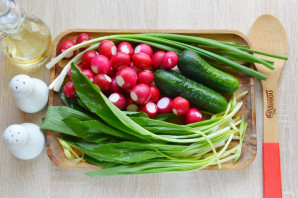 Салат с черемшой