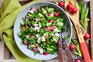 Салат с черемшой