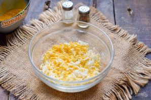 Слоеный салат с тунцом и яблоком Слоеный салат с тунцом и яблоком