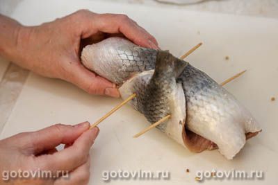 Рулет из сельди в горчичном маринаде, запеченный в духовке