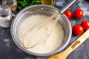 Блинный торт с помидорами и сыром