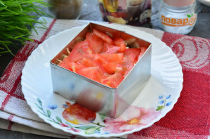 Слоеный салат с плавленым сыром