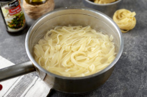 Лапша в устричном соусе