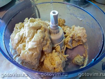 Пасхальный пирог с яйцами и зеленью