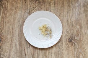 Рулет из свиных ушей