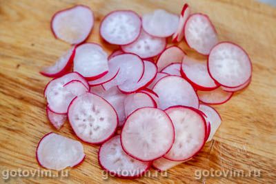 Рисовый салат с креветками, кукурузой и редисом Рисовый салат с креветками, кукурузой и редисом