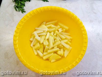 Куриный суп с овощами и вареным яйцом Куриный суп с овощами и вареным яйцом