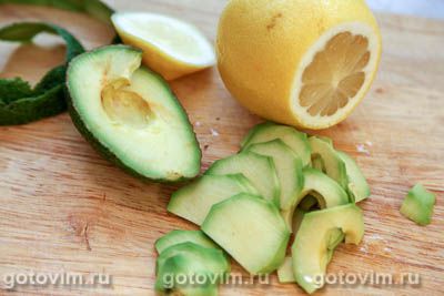 Рисовый салат с креветками, авокадо и манго Рисовый салат с креветками, авокадо и манго