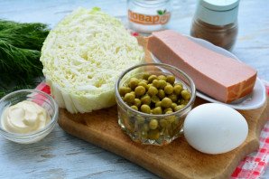 Слоеный салат из пекинской капусты