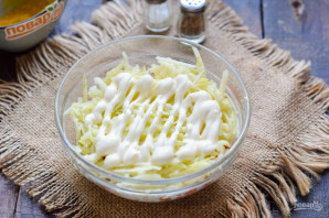 Слоеный салат с тунцом и яблоком Слоеный салат с тунцом и яблоком