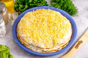 Блинный торт с ветчиной и сыром