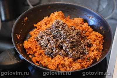 Пирог из голубцов с пшеничной кашей, грибами и овощами 
