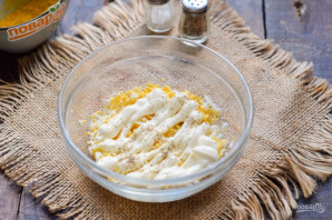 Слоеный салат с тунцом и яблоком Слоеный салат с тунцом и яблоком