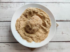 Котлеты с перепелиным яйцом внутри