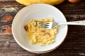 Банановые оладьи на ряженке