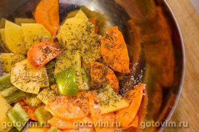 Колбаски для жарки с овощами и сыром на шпажках Колбаски для жарки с овощами и сыром на шпажках