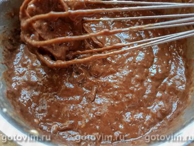 Бисквит на вине с шоколадной глазурью