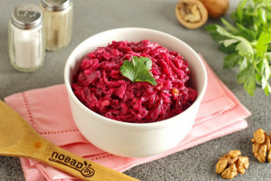 Свекла с сыром и орехами Свекла с сыром и орехами