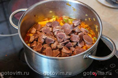 Гуляш из утиных желудков