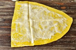 Рулет из лаваша с курицей и огурцами