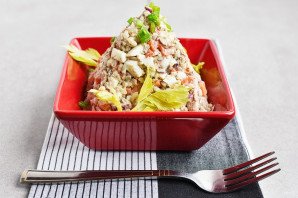 Салат из сайры консервированной