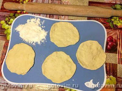 Пирожки с горохом на пару