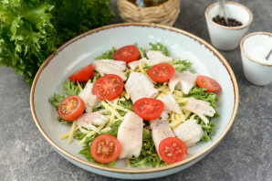 Салат с отварным окунем