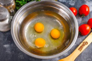 Блинный торт с помидорами и сыром