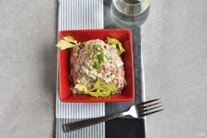 Салат из сайры консервированной