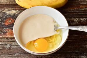 Банановые оладьи на ряженке