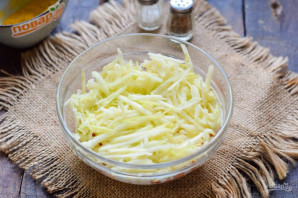 Слоеный салат с тунцом и яблоком Слоеный салат с тунцом и яблоком