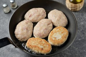 Рыбные котлеты из пеленгаса Рыбные котлеты из пеленгаса