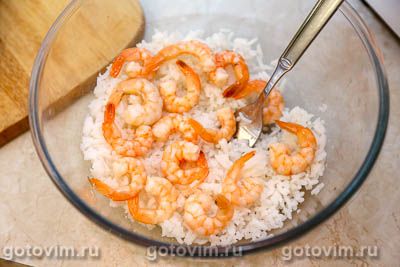 Рисовый салат с креветками, авокадо и манго Рисовый салат с креветками, авокадо и манго