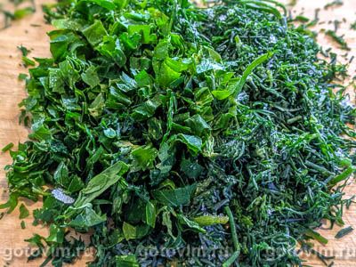 Минтай в молоке, тушенный с луком и зеленью