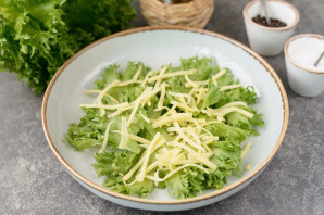 Салат с отварным окунем