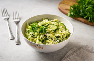 Салат из молодой капусты