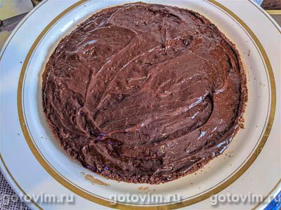 Шоколадный торт с шоколадно-кофейным кремом и ягодной прослойкой Шоколадный торт с шоколадно-кофейным кремом и ягодной прослойкой