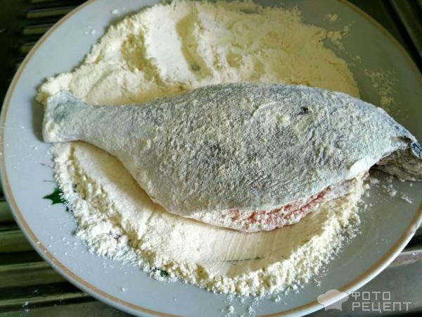 Рецепт: Дорада жареная - С луком и сметаной Рецепт: Дорада жареная - С луком и сметаной