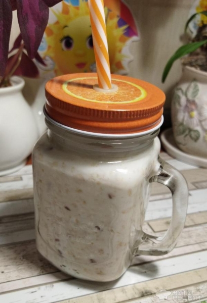 Рецепт: Кефирный напиток "Диетический" - с овсянкой, разными семечками ...