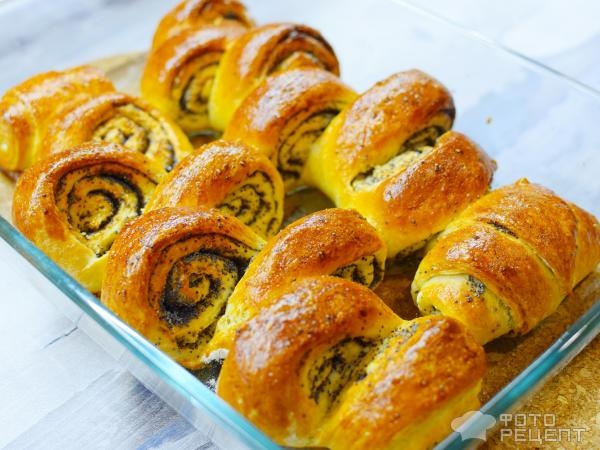 Рецепт: Косичка с маком - Безумно вкусные булочки в интересном исполнении!