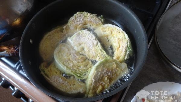 Рецепт: Молодая капуста, слайсы в сухарях - Нежное,вкусное блюдо.