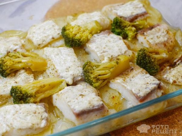 Рецепт: Пангасиус запеченый с картофелем - и брокколи. Вкусно и питательно!