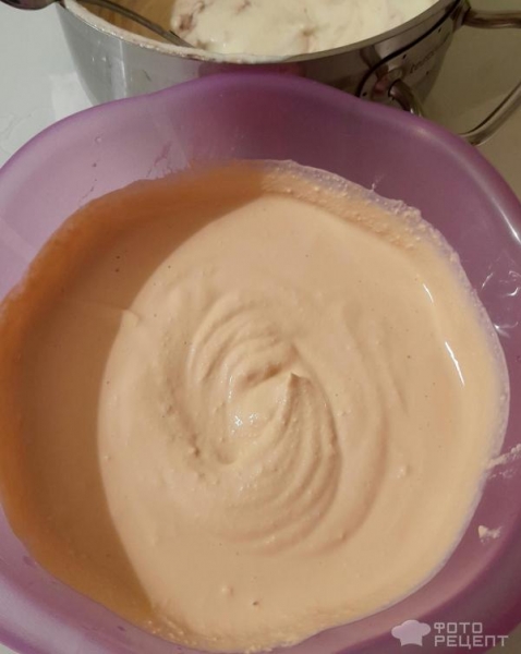 Рецепт: Пасха заварная - Пасха из двух видов творога, с шоколадными веточками вербы.