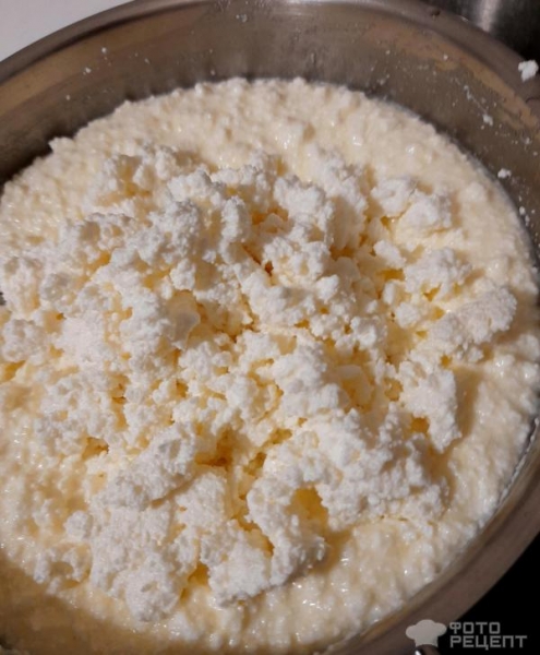 Рецепт: Пасха заварная - Пасха из двух видов творога, с шоколадными веточками вербы.