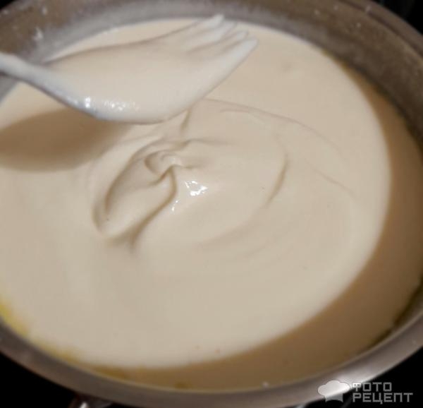 Рецепт: Пасха заварная - Пасха из двух видов творога, с шоколадными веточками вербы.